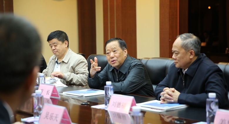 第十二届全国政协副主席刘晓峰莅临永逸集团考察指导